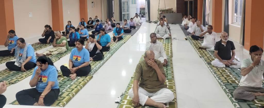 Yoga Infuses Life with Positive Energy by Making Body and Mind Healthy Neeru Mehta